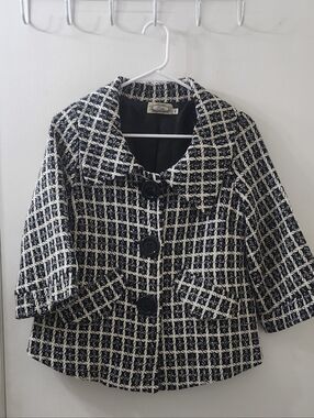 Trac Black and White Woven Textured Jacket, Size Small.